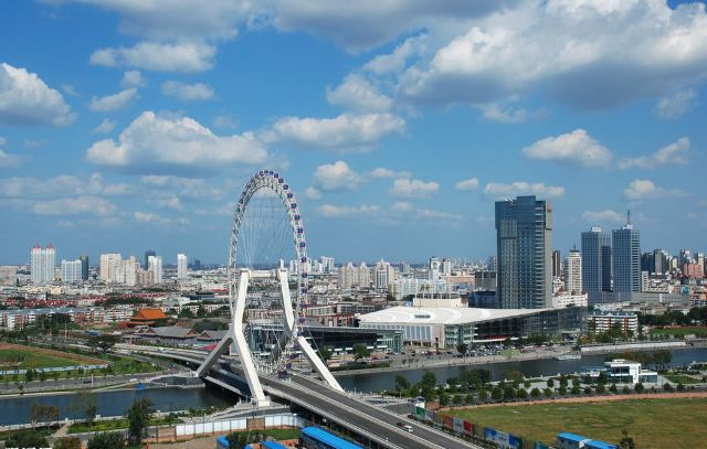 天津梦想启航,扬帆起航的航船